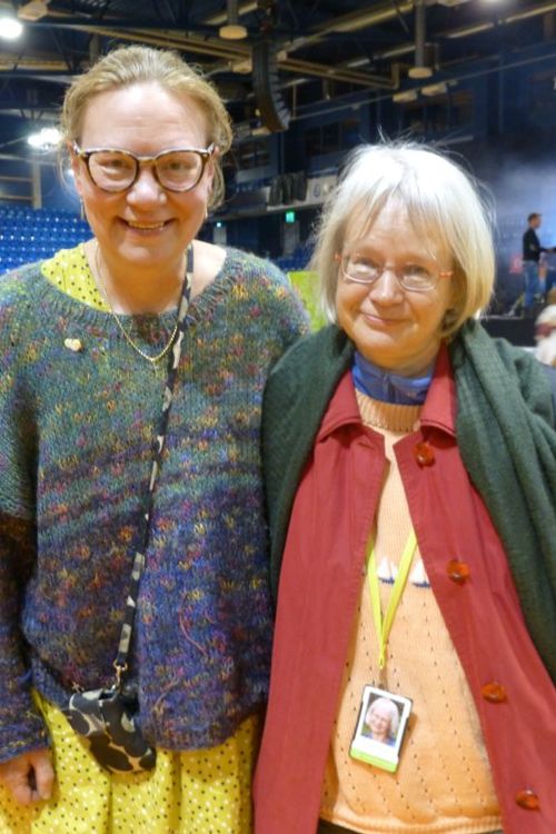 Lähetyssihteeri Irene Karén ja nimikkolähetti Hilkka Arminen lähetysjuhlilla Rovaniemellä 2015.